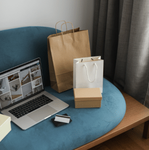 Black Friday et achats de Noël sur internet : face à la crise, comment vont se comporter les Français ?